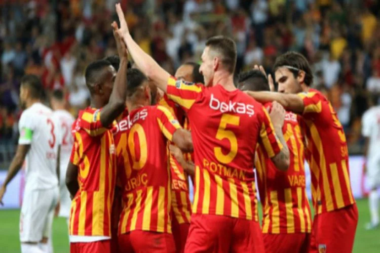 Kayserispor, sahasında konuk ettiği Antalyaspor'u 2-0 Yendi
