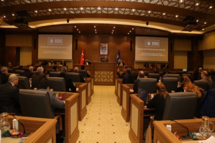 Belediye Meclisi'nde 'Büyükşehir battı' tartışması