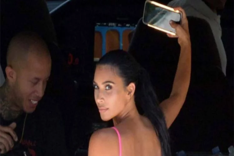 Kardashian'dan tekne pozu