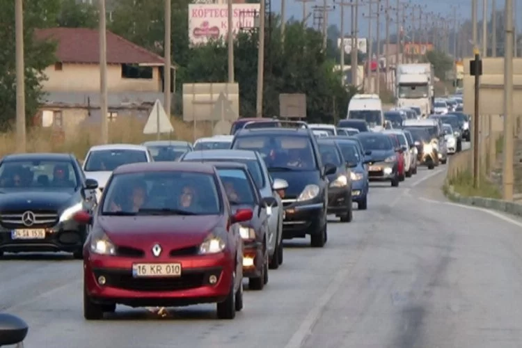 Tatilciler yola çıktı, Ankara-Bursa yolu kilitlendi