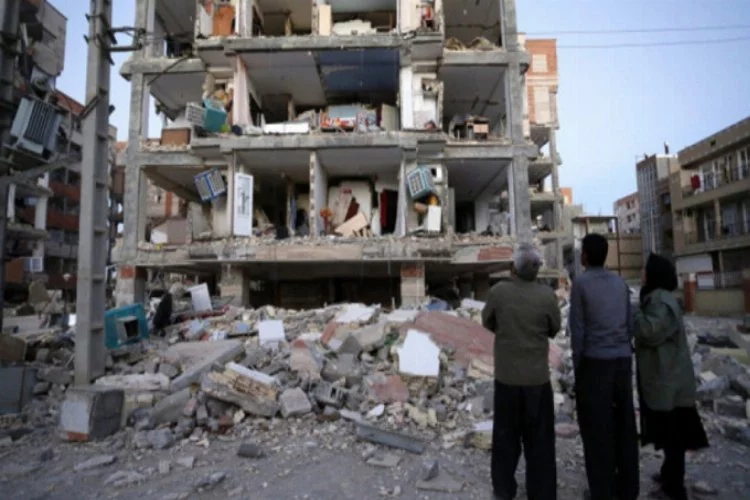İran güne deprem felaketiyle uyandı
