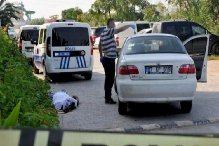 Kazak turizmci otomobilde ölü bulundu