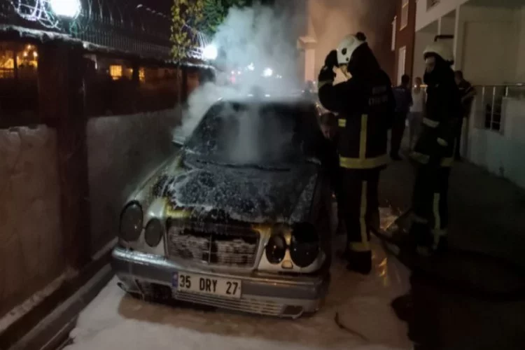 Bursa'da yanan otomobilin sahibinden 'kundaklama' iddiası