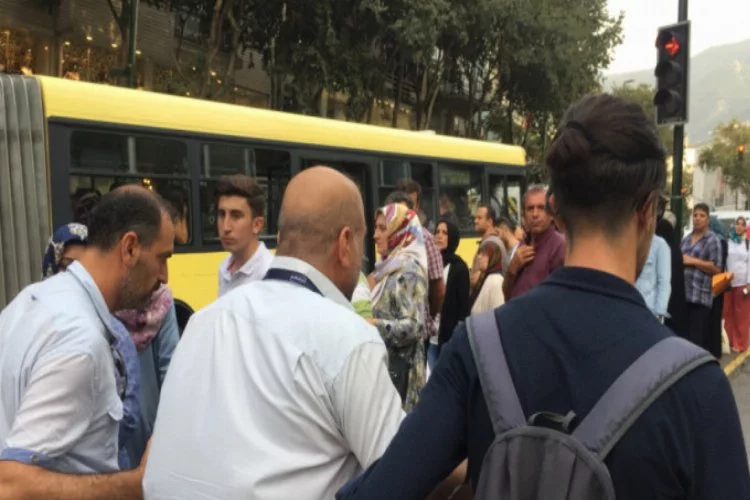 Bursa'da skandal olay! Yaşlı adamı dövüp otobüsten attılar