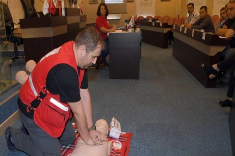 Bursa'da belediye personeline ilk yardım eğitimi