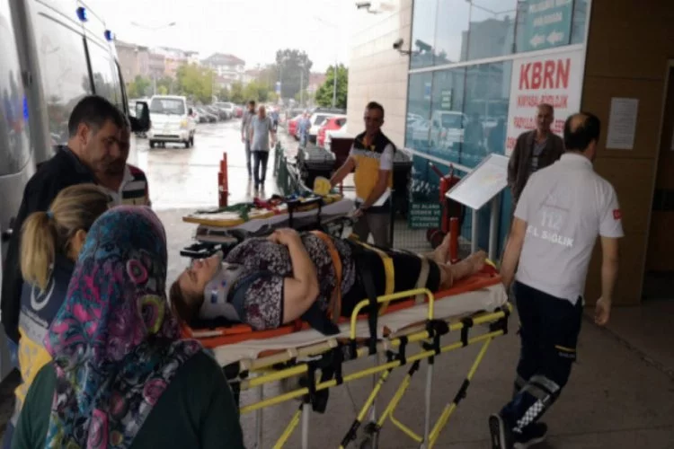 Bursa'da çöken Sundurma'dan düştü hastanelik oldu