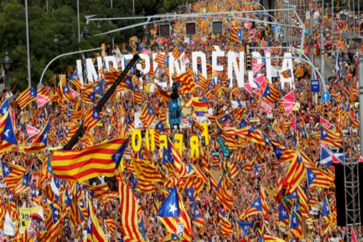 İspanya'da Katalanlar yeniden sokakta!