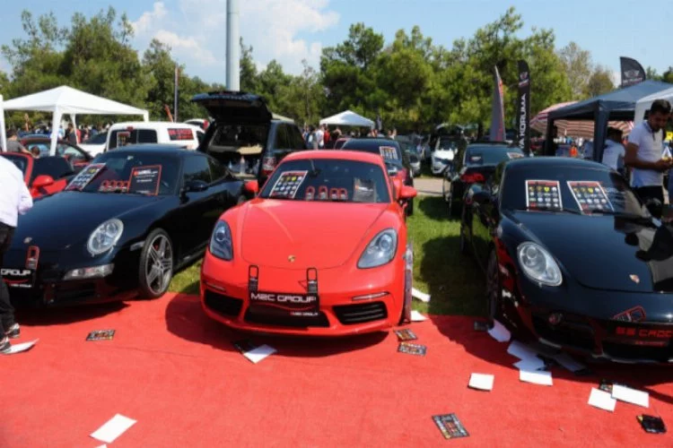 Bursa'da 750 modifiyeli aracın katıldığı etkinlik renkli görüntülere sahne oldu