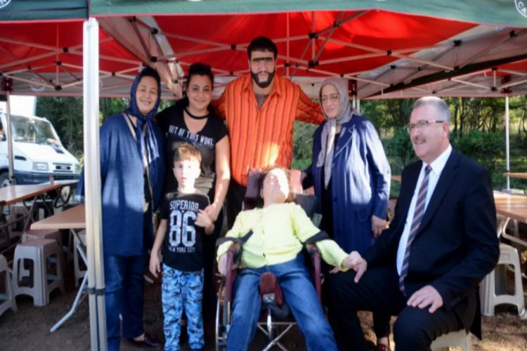 Bursa'da 'Recep İvedik' engelli hayranlarıyla buluştu