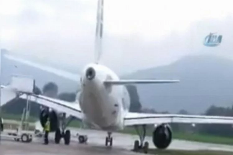Zonguldak'ta uçak pistten çıktı!