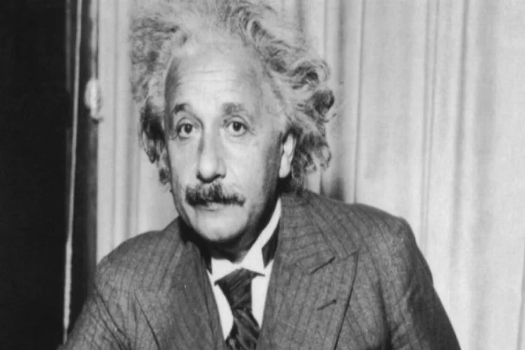 Einstein'ın Tanrı'nın varlığını reddettiği mektubu açık artırmaya çıkıyor