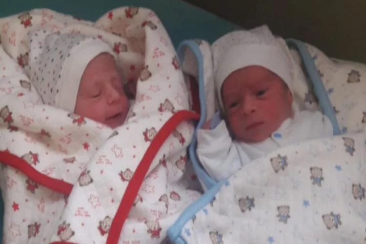 Bursa'da acı haber! 40 günlük ikizlerden birisi öldü, diğeri yoğun bakımda