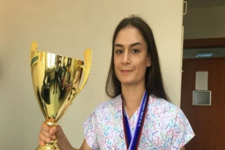 Kick boksçu hemşire Avrupa Şampiyonu oldu