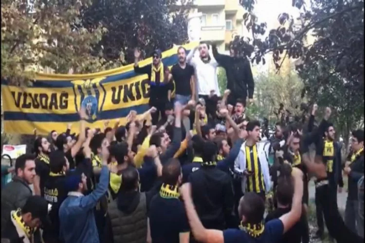 Bursa'da şehit olan polisi Fenerbahçe taraftarı unutmadı