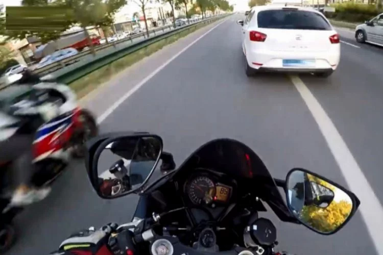 Bursa'da otobanda tehlikeli motosiklet şov