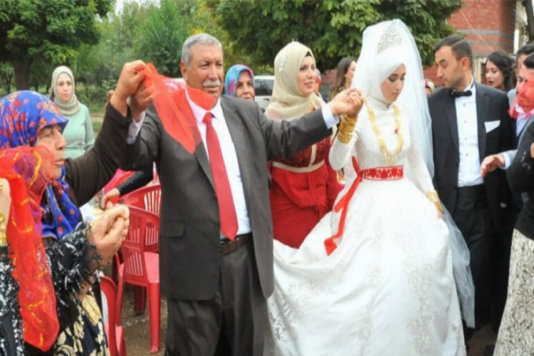 24. çocuğunu evlendirdi, 200 torunuyla halay çekti
