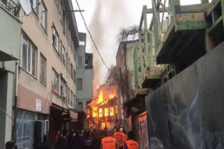 Bursa'nın tarihi çarşısında yangın!