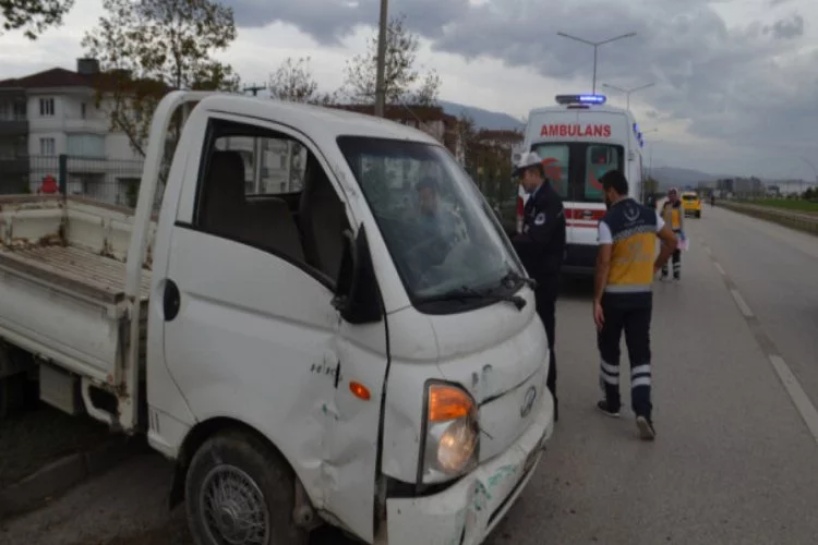Bursa'da Ankara yolu trafiğini kilitleyen kaza!