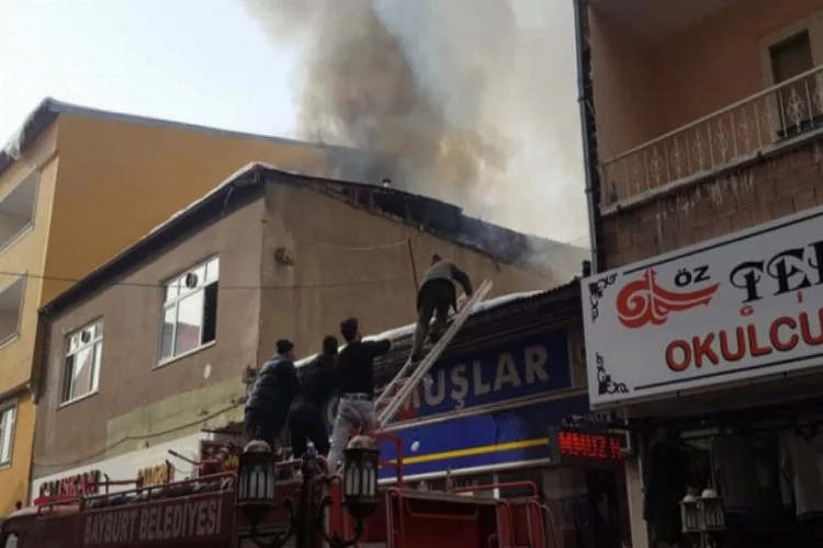 CHP İl Teşkilatı'nın bulunduğu binada yangın