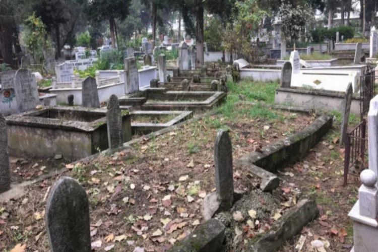 Bursa'nın o ilçesinde mezarlıklar defne kapatıldı