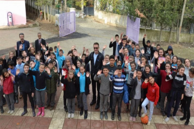 Bursa'da çocukların yüzünü güldüren yardım