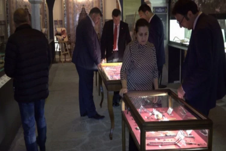 Bursa'da 'Dua Taneleri' sergisi! 15 bin dolarlık fildişi tespih ilgi odağı oldu