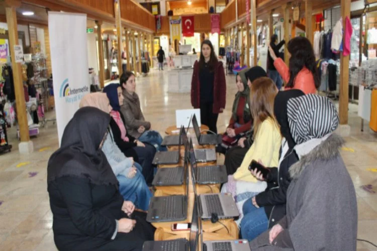 Bursa'da kadın esnafa internet eğitimi