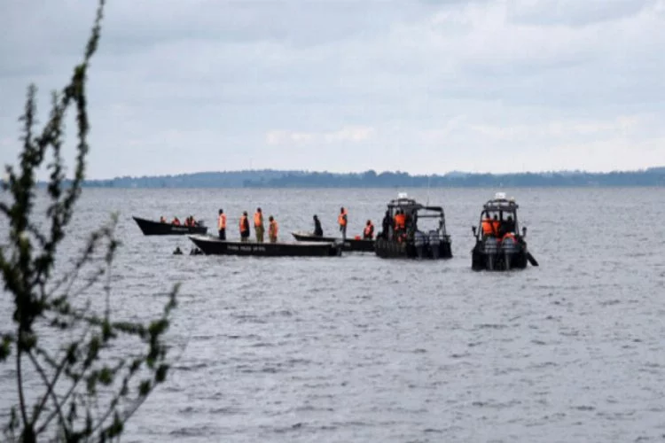 Victoria Gölü'nde 90 kişinin bulunduğu tekne battı! Çok sayıda ölü var