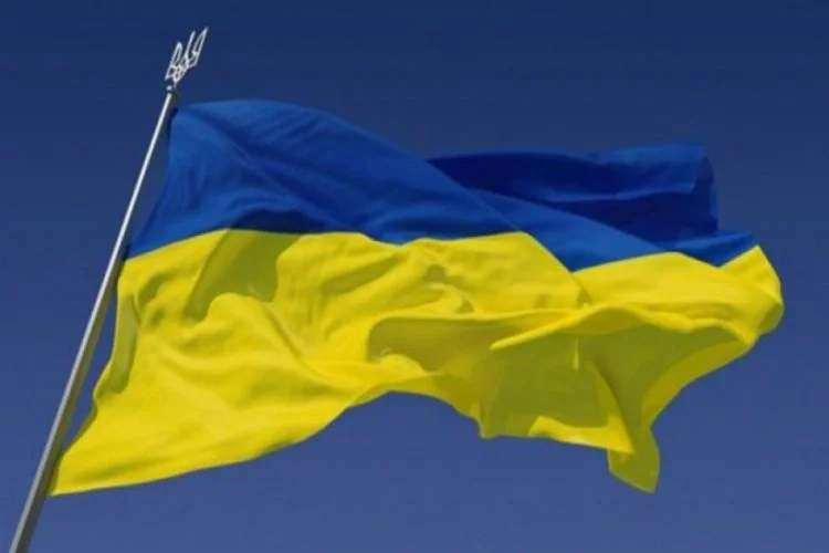 Ukrayna Başkanı sıkıyönetim kanununu imzaladı