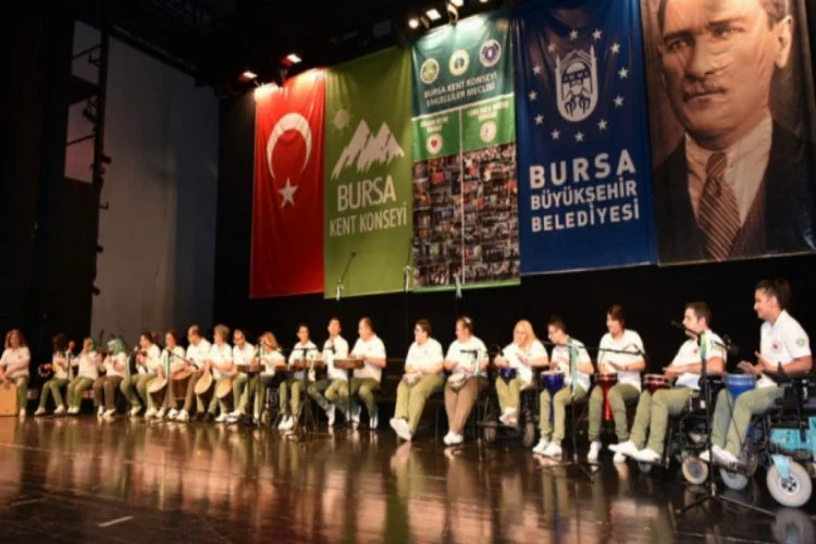 Bursa'da engelli solistler gönüllerde taht kurdu