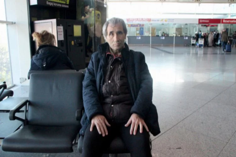 Bursalı Bayram 27 yıldır yaşadığı havalimanına veda edecek