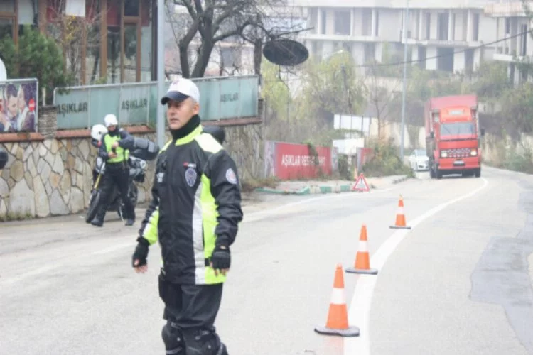 Bursa'da trafik polisleri göz açtırmıyor