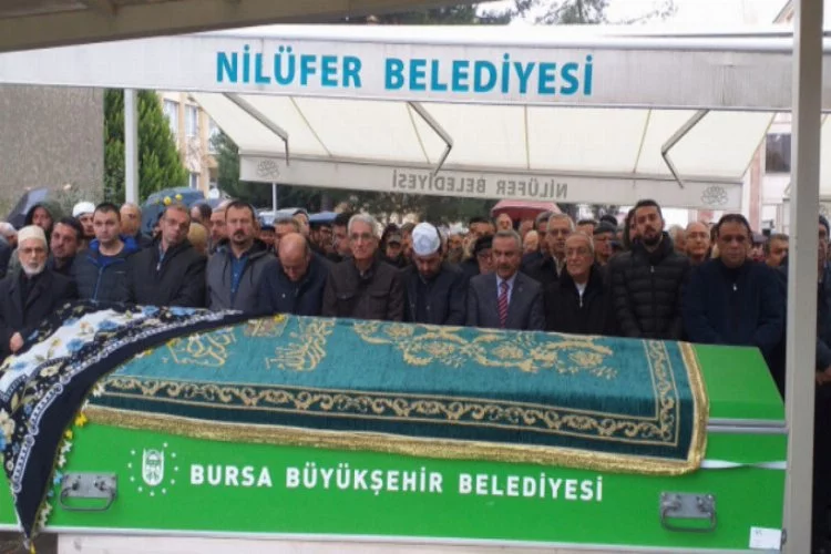 Bursa'da acı veda! Şair Cengiz Numanoğlu'nun eşi son yolculuğuna uğurlandı