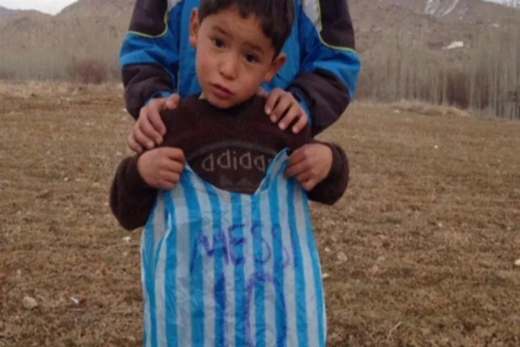 'Küçük Messi' Taliban yüzünden yerini yurdunu terk etti