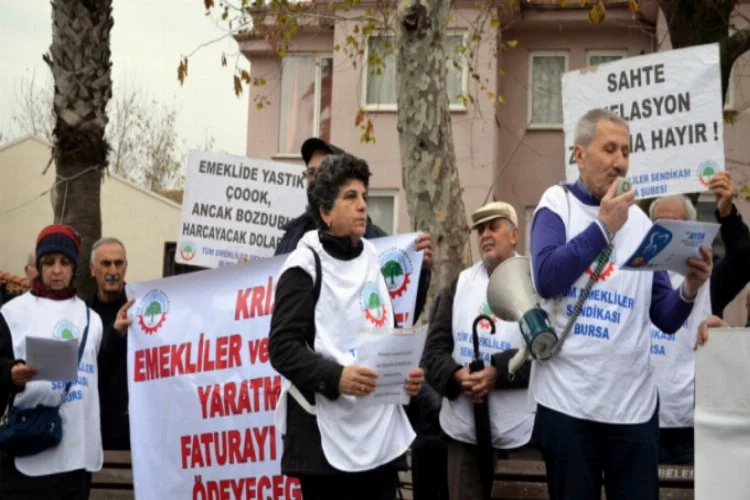 Bursa'da emekliler eylem yaptı