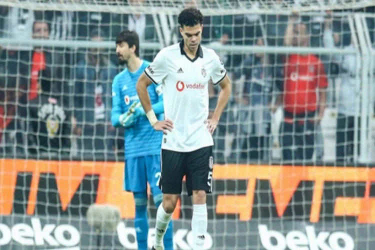 Beşiktaş yıldız isimle yollarını ayırdı