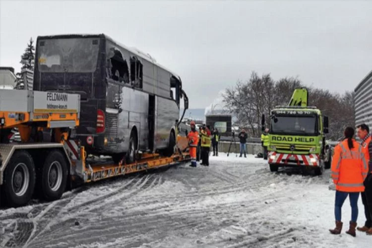 İsviçre'de turistleri taşıyan otobüs kaza yaptı: 1 ölü, 44 yaralı