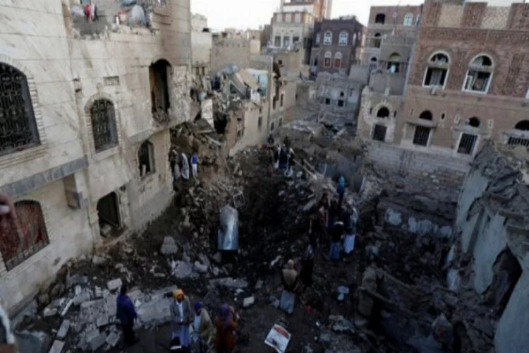 Suudi jetleri Yemen'in başkentini vurdu!