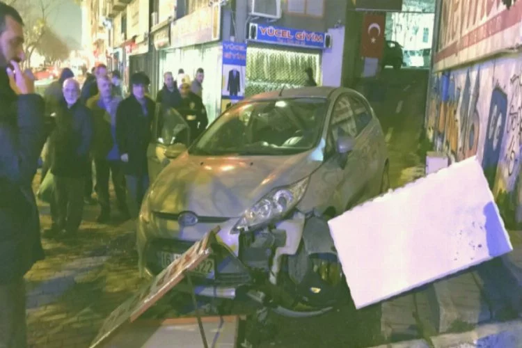 Bursa'da feci kaza! Telefon santralinin altında kaldı