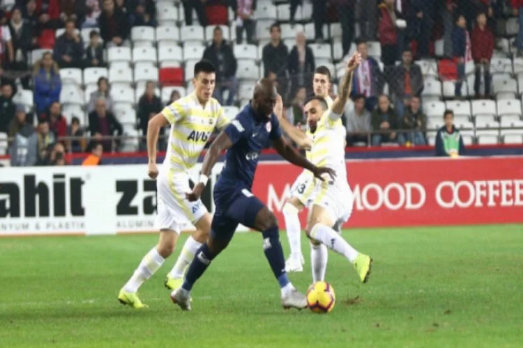 Antalyaspor-Fenerbahçe maçında talihsiz sakatlık!