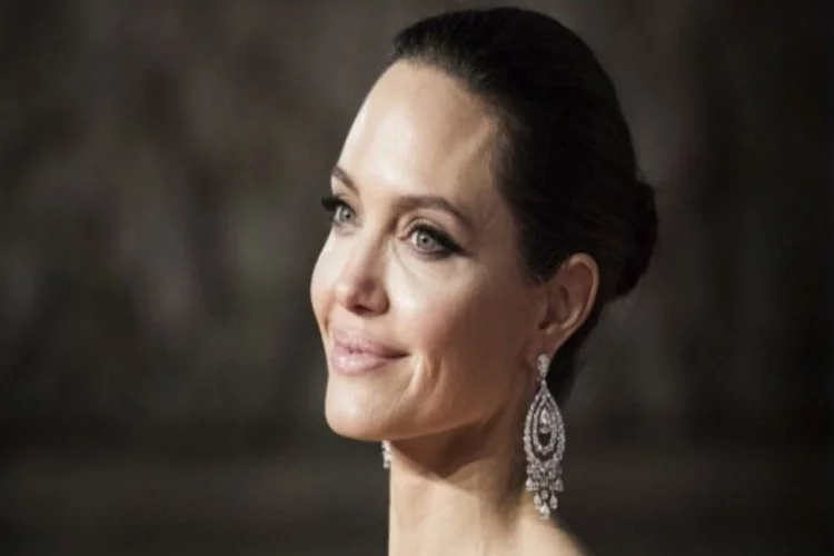 Angelina Jolie hakkında şok iddia: Çocukları 'zehirliyor'