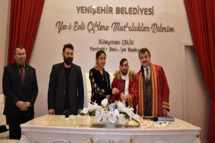 Yenişehir'de toplu nikah töreni ile 13 çift dünya evine girdi