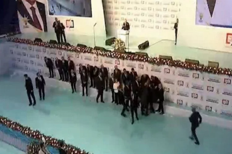 AK Parti'nin başkan adayı sahnede bayıldı