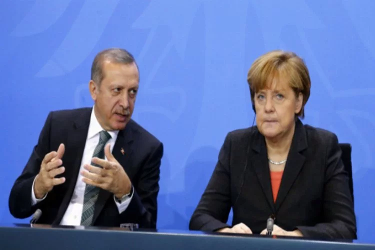 Erdoğan ve Merkel arasında kritik görüşme