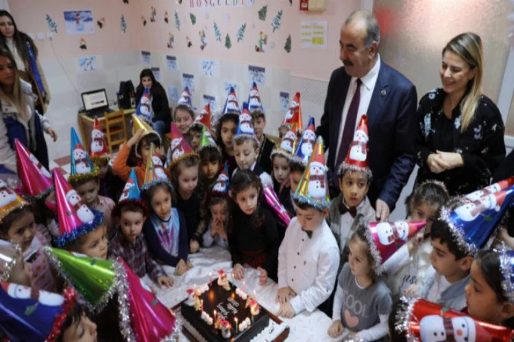 Başkan Türkyılmaz'dan, çocuklara yeni yıl hediyesi