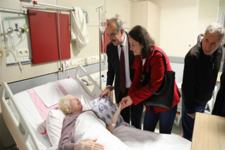 Mudanya Belediye Başkanı yeni yıla hasta ziyaretiyle girdi