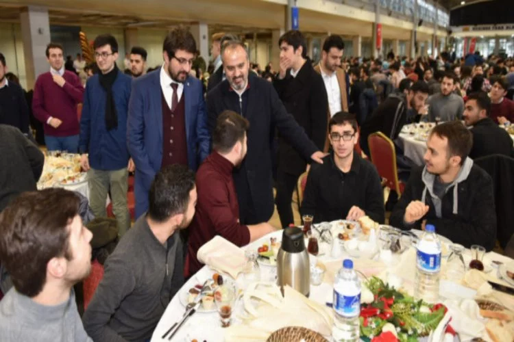 Başkan Aktaş'tan üniversiteli gençlere müjde