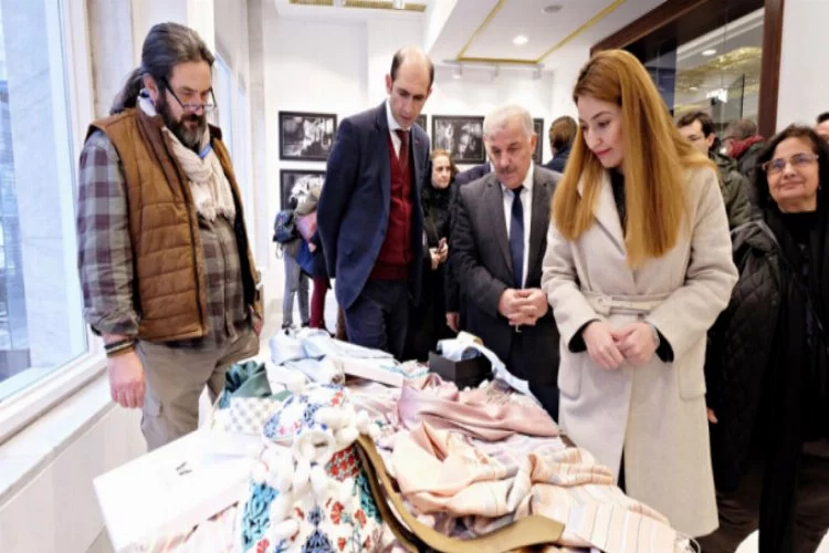 Bursa'da ipek halı sergisi kapılarını açtı