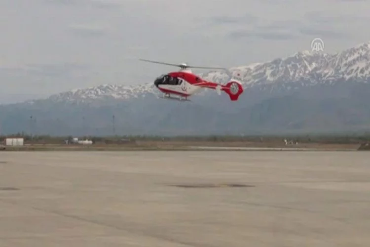 Yaşlı hasta ambulans helikopterle hastaneye ulaştırıldı