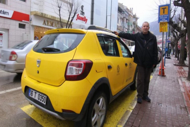 Bursa'da takside binlerce lirasını unuttu!